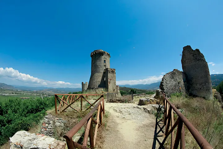 Escursioni Scavi di Velia - Agenzia di Viaggi Taddeo Travel